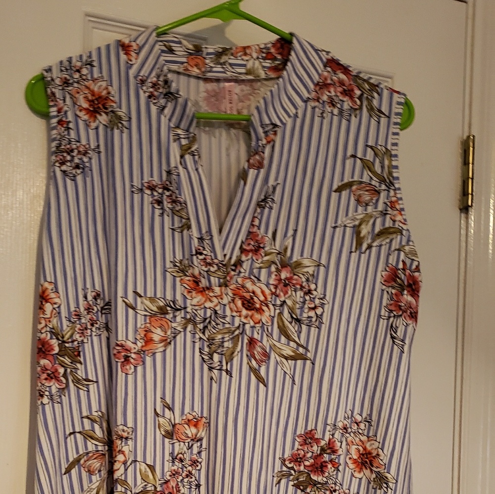 Sleeveless top